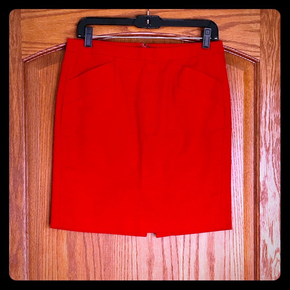 Gap skirt